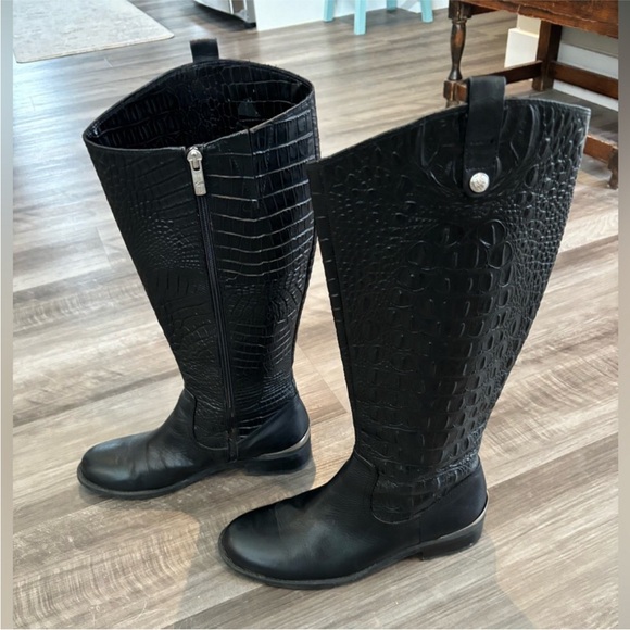 Vince Camuto Women’s 8.5 Riding Boot Kamino Croc Embossed black new condition! - Picture 2 of 5